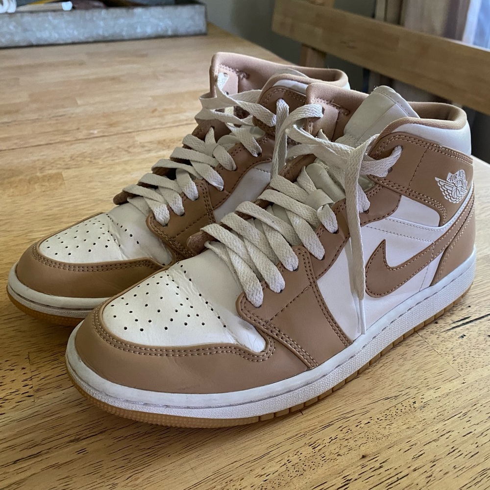 Jordan 1 Mid Tan Gum 2021 Nike Size 8.5